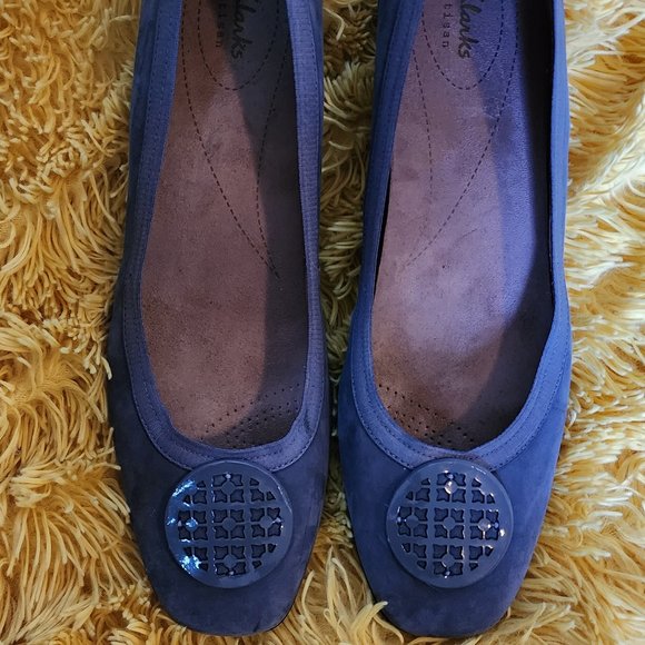 Clarks Shoes - NWOT Clarks Candra Plush Flats